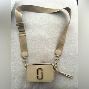 MARC JACOBS SNAPSHOT BAG “TAUPE”